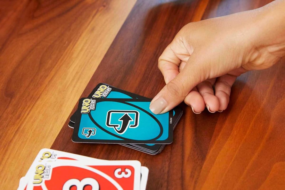 Mattel Games UNO FLIP! Card Game in Storage & Travel Tin, Color Blind Accessible Deck for Kids, Adults & Family Nights & Parties (Amazon Exclusive)